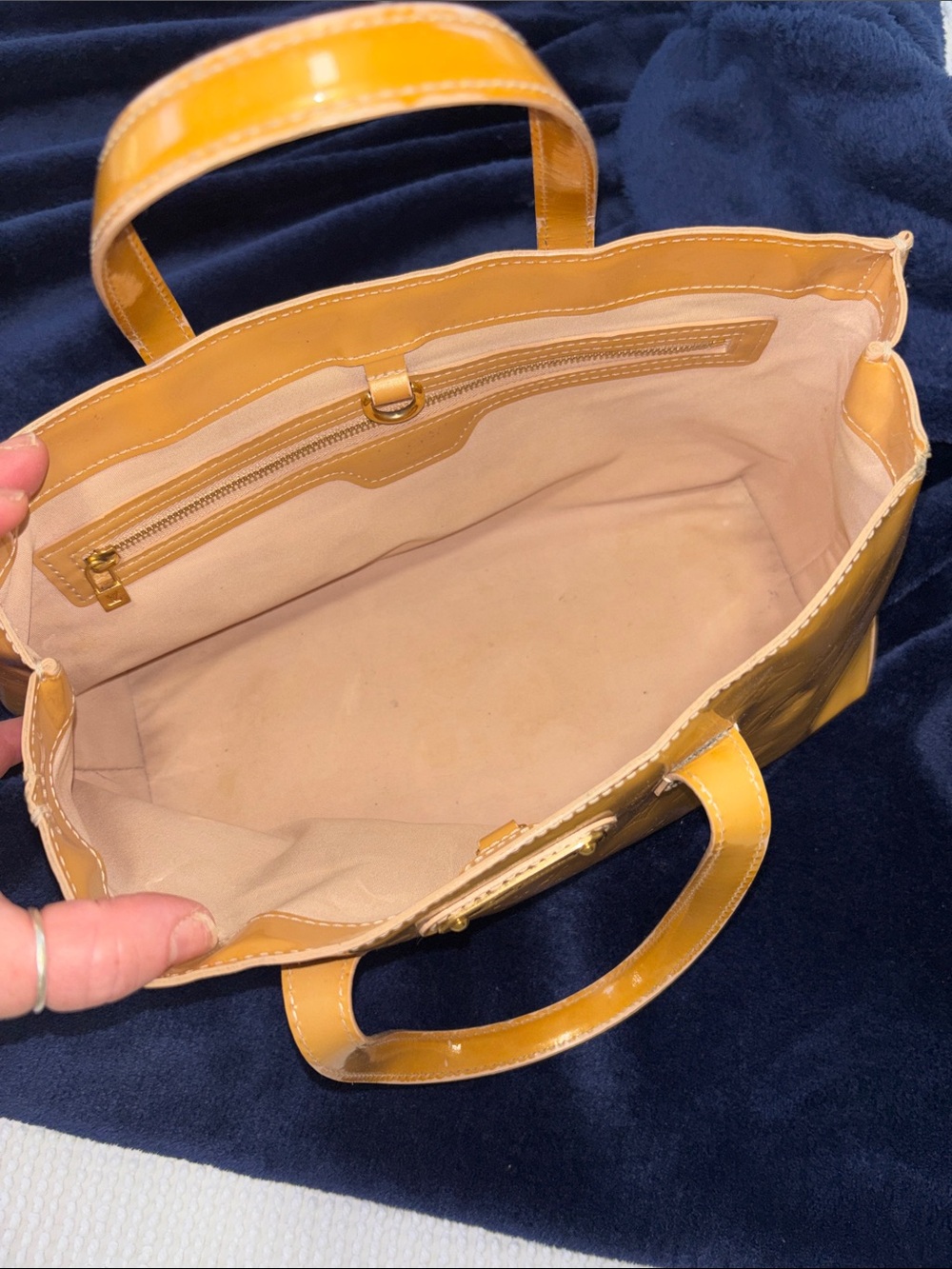 Louis Vuitton Wilshire Vernis - beige monogram - Picture 5 of 6